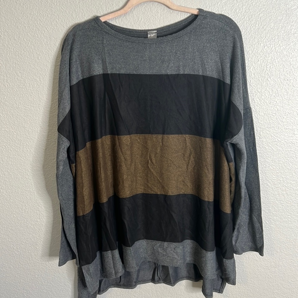 Go Couture Stripped Side Slit Sweater - NWT Super Soft Material